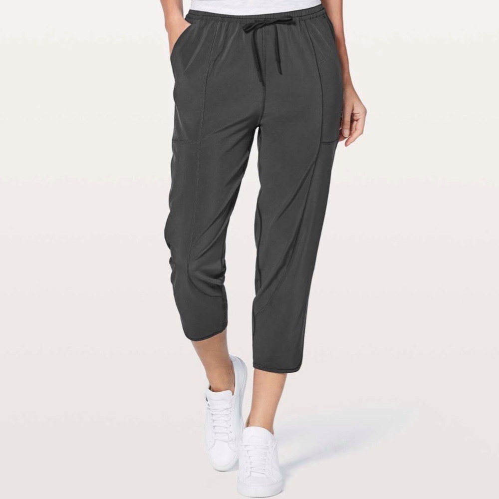 Lululemon | Final Play Crop 23" in Deep Coal Size 2‎